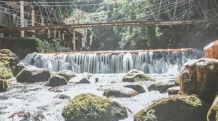 10 Panicuason Hot Springs Resort