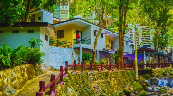 8 Panicuason Hot Springs Resort